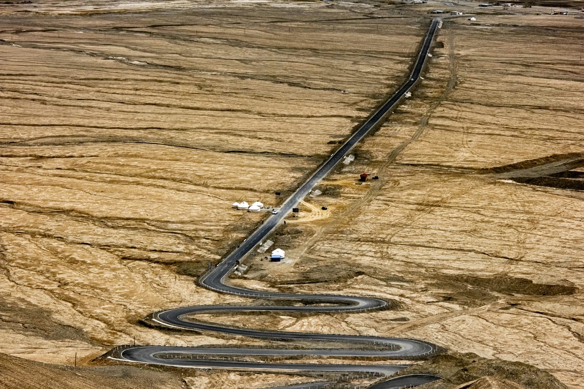 The dramatic winding switchbacks on the Manali-Leh highway, the road climbs from river valleys into high-altitude passes over 2 days